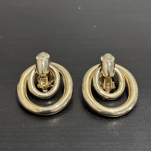 Vintage JOAN COLLINS Door Knockers Rhinestones Gold Tone Hoop Clip On Earrings - Picture 2 of 8